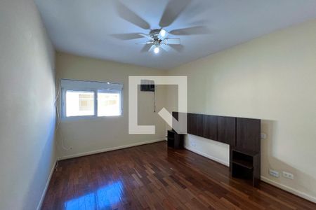 Casa à venda com 267m², 4 quartos e 3 vagas Casa à venda com 267m², 4 quartos e 3 vagasSuíte 1