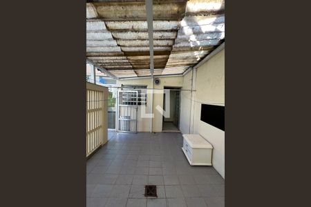 Casa à venda com 267m², 4 quartos e 3 vagas Casa à venda com 267m², 4 quartos e 3 vagasÁrea de Serviço