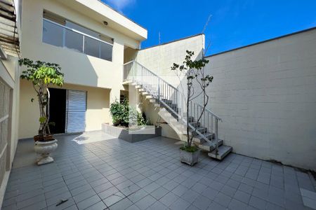 Casa à venda com 267m², 4 quartos e 3 vagas Casa à venda com 267m², 4 quartos e 3 vagasPátio