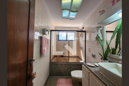 Apartamento à venda com 170m², 3 quartos e 2 vagas Apartamento à venda com 170m², 3 quartos e 2 vagasBanheiro da Suíte 1