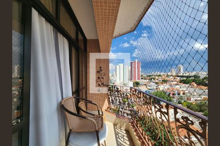 Apartamento à venda com 170m², 3 quartos e 2 vagas Apartamento à venda com 170m², 3 quartos e 2 vagasVaranda