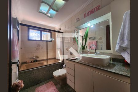 Apartamento à venda com 170m², 3 quartos e 2 vagas Apartamento à venda com 170m², 3 quartos e 2 vagasBanheiro da Suíte 1