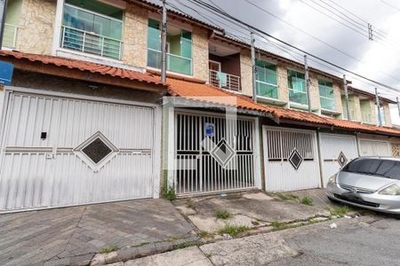 Casa à venda com 220m², 3 quartos e 6 vagasFachada