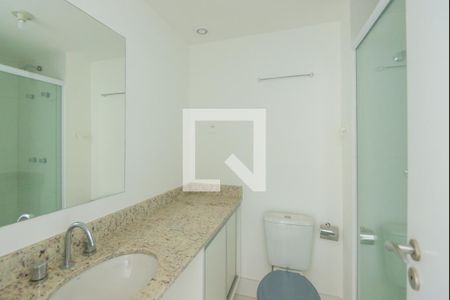 Banheiro de apartamento para alugar com 1 quarto, 27m² em Partenon, Porto Alegre