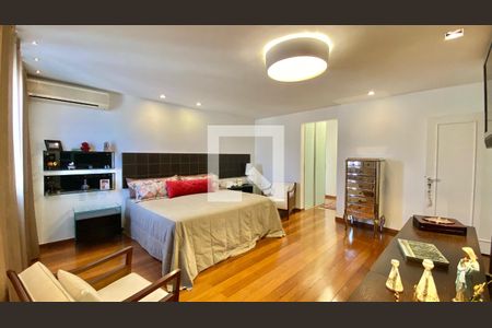 Apartamento à venda com 271m², 3 quartos e 4 vagasQuarto Suite Master