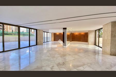 Apartamento à venda com 271m², 3 quartos e 4 vagasÁrea comum - Salão de festas