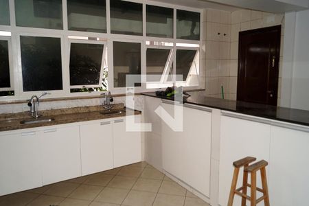 Casa à venda com 810m², 12 quartos e 2 vagasCozinha