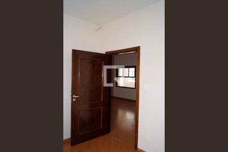 Casa à venda com 810m², 12 quartos e 2 vagasQuarto 4