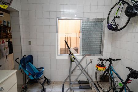 Casa à venda com 234m², 3 quartos e 5 vagas Casa à venda com 234m², 3 quartos e 5 vagasQuarto 2 - Garagem