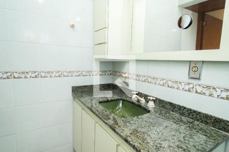 Casa à venda com 234m², 3 quartos e 5 vagas Casa à venda com 234m², 3 quartos e 5 vagasBanheiro - Suíte