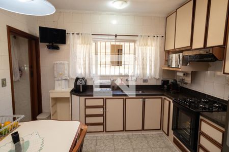 Casa à venda com 234m², 3 quartos e 5 vagas Casa à venda com 234m², 3 quartos e 5 vagasCozinha