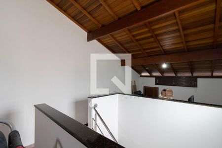 Casa à venda com 228m², 3 quartos e 2 vagas Casa à venda com 228m², 3 quartos e 2 vagasSótão