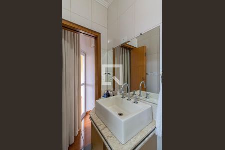 Casa à venda com 228m², 3 quartos e 2 vagas Casa à venda com 228m², 3 quartos e 2 vagasBanheiro da Suíte 1