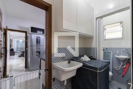 Casa à venda com 228m², 3 quartos e 2 vagas Casa à venda com 228m², 3 quartos e 2 vagasÁrea de Serviço