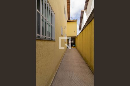 Casa à venda com 228m², 3 quartos e 2 vagas Casa à venda com 228m², 3 quartos e 2 vagasCorredor Lateral