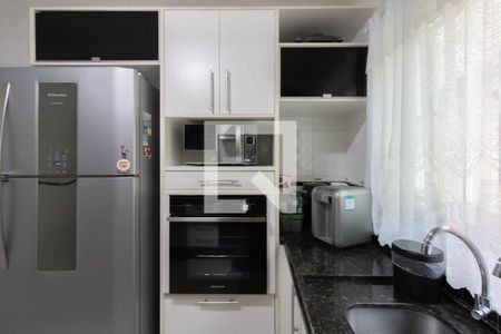Casa à venda com 228m², 3 quartos e 2 vagas Casa à venda com 228m², 3 quartos e 2 vagasCozinha