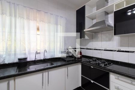 Casa à venda com 228m², 3 quartos e 2 vagas Casa à venda com 228m², 3 quartos e 2 vagasCozinha