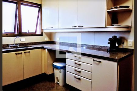 Apartamento à venda com 272m², 4 quartos e 3 vagas