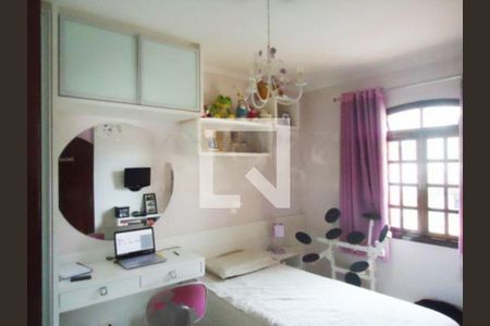 Casa à venda com 270m², 4 quartos e 3 vagas