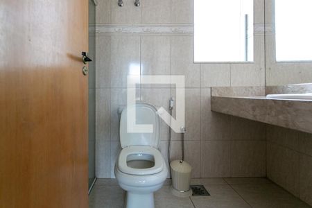 Casa à venda com 245m², 3 quartos e 3 vagasBanheiro