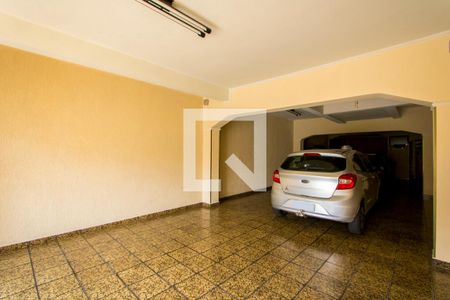 Casa à venda com 380m², 3 quartos e 6 vagas Casa à venda com 380m², 3 quartos e 6 vagasGaragem