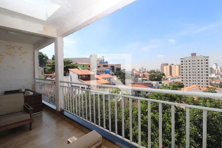 Casa à venda com 145m², 3 quartos e 2 vagasVaranda