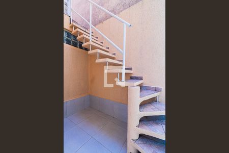 Casa à venda com 360m², 3 quartos e 2 vagasEscada