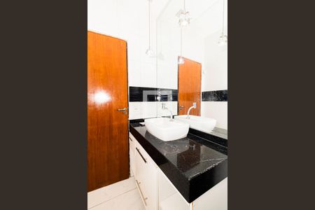 Casa à venda com 360m², 3 quartos e 2 vagasLavabo