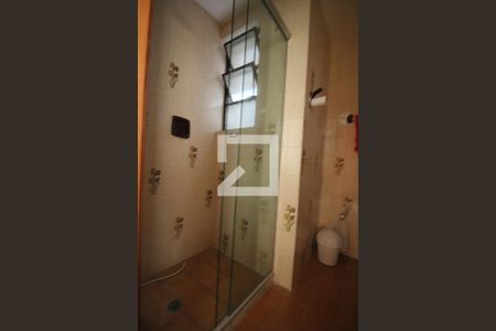 Banheiro de apartamento para alugar com 1 quarto, 47m² em São João, Porto Alegre