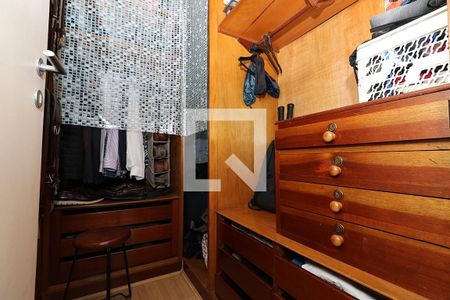 Apartamento à venda com 210m², 4 quartos e 3 vagas Apartamento à venda com 210m², 4 quartos e 3 vagasCloset do Quarto 4 - Suíte