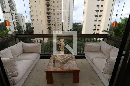 Apartamento à venda com 210m², 4 quartos e 3 vagas Apartamento à venda com 210m², 4 quartos e 3 vagasVaranda da Sala