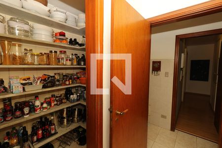 Apartamento à venda com 210m², 4 quartos e 3 vagas Apartamento à venda com 210m², 4 quartos e 3 vagasCorredor - Dispensa