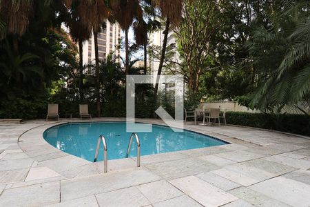 Apartamento à venda com 210m², 4 quartos e 3 vagas Apartamento à venda com 210m², 4 quartos e 3 vagasÁrea comum - Piscina