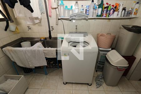 Apartamento à venda com 210m², 4 quartos e 3 vagas Apartamento à venda com 210m², 4 quartos e 3 vagasÁrea de Serviço