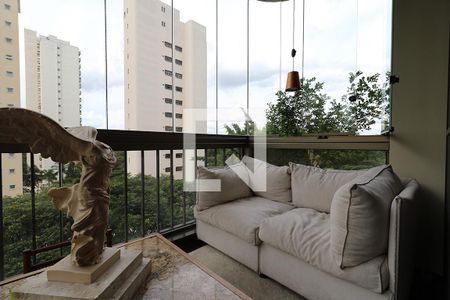 Apartamento à venda com 210m², 4 quartos e 3 vagas Apartamento à venda com 210m², 4 quartos e 3 vagasVaranda da Sala