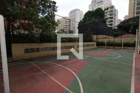 Apartamento à venda com 210m², 4 quartos e 3 vagas Apartamento à venda com 210m², 4 quartos e 3 vagasÁrea Comum - Quadra Esportiva