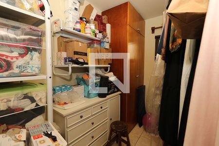 Apartamento à venda com 210m², 4 quartos e 3 vagas Apartamento à venda com 210m², 4 quartos e 3 vagasQuarto de Serviço 2