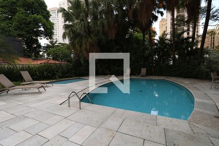 Apartamento à venda com 210m², 4 quartos e 3 vagas Apartamento à venda com 210m², 4 quartos e 3 vagasÁrea comum - Piscina