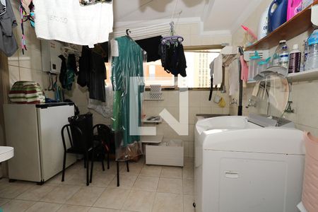 Apartamento à venda com 210m², 4 quartos e 3 vagas Apartamento à venda com 210m², 4 quartos e 3 vagasÁrea de Serviço