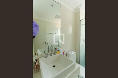 Apartamento à venda com 283m², 3 quartos e 4 vagasBanheiro do Quarto 2