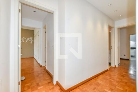 Apartamento à venda com 200m², 4 quartos e 2 vagas Apartamento à venda com 200m², 4 quartos e 2 vagasCorredor
