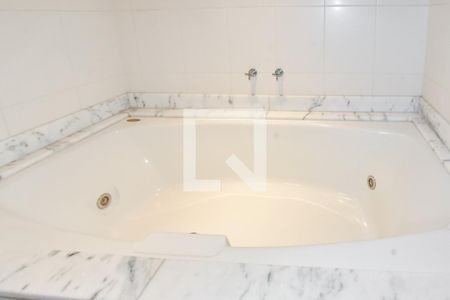 Apartamento à venda com 200m², 4 quartos e 2 vagas Apartamento à venda com 200m², 4 quartos e 2 vagasBanheiro do Quarto 3