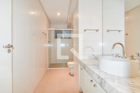 Apartamento à venda com 200m², 4 quartos e 2 vagas Apartamento à venda com 200m², 4 quartos e 2 vagasBanheiro Social