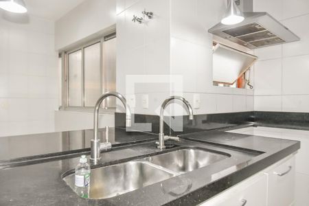 Apartamento à venda com 200m², 4 quartos e 2 vagas Apartamento à venda com 200m², 4 quartos e 2 vagasCozinha