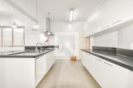 Apartamento à venda com 200m², 4 quartos e 2 vagas Apartamento à venda com 200m², 4 quartos e 2 vagasCozinha