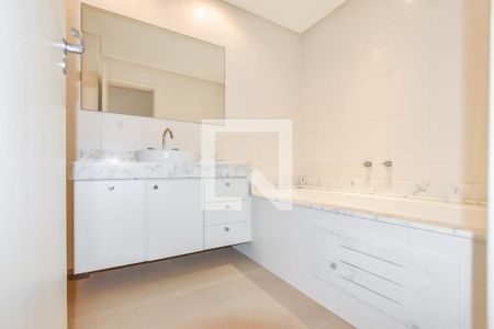 Apartamento à venda com 200m², 4 quartos e 2 vagas Apartamento à venda com 200m², 4 quartos e 2 vagasBanheiro do Quarto 3