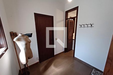 Casa à venda com 450m², 5 quartos e 3 vagasQuarto de Serviço