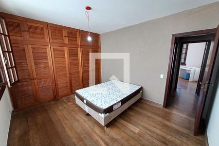 Casa à venda com 450m², 5 quartos e 3 vagasQuarto 2