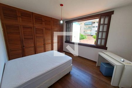Casa à venda com 450m², 5 quartos e 3 vagasQuarto 1