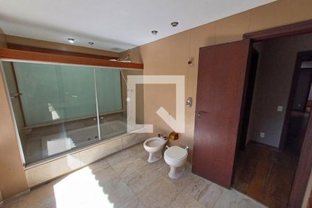 Casa à venda com 450m², 5 quartos e 3 vagasBanheiro da Suíte